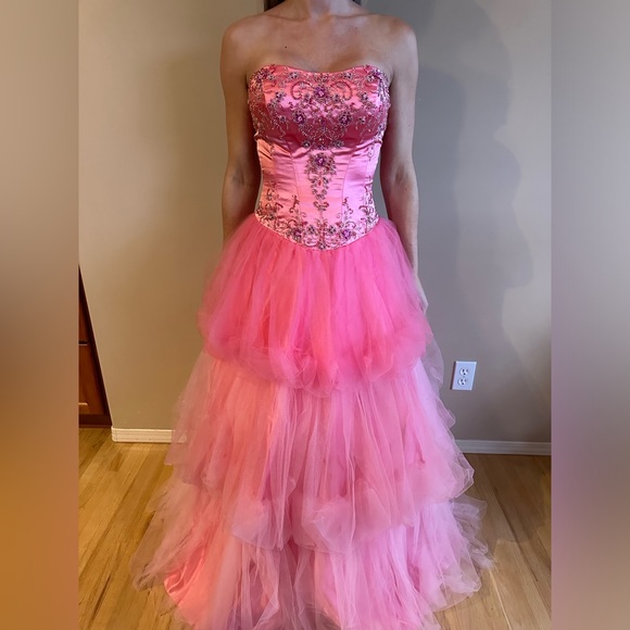 Gorgeous pink prom dress size 6 - Picture 1 of 3